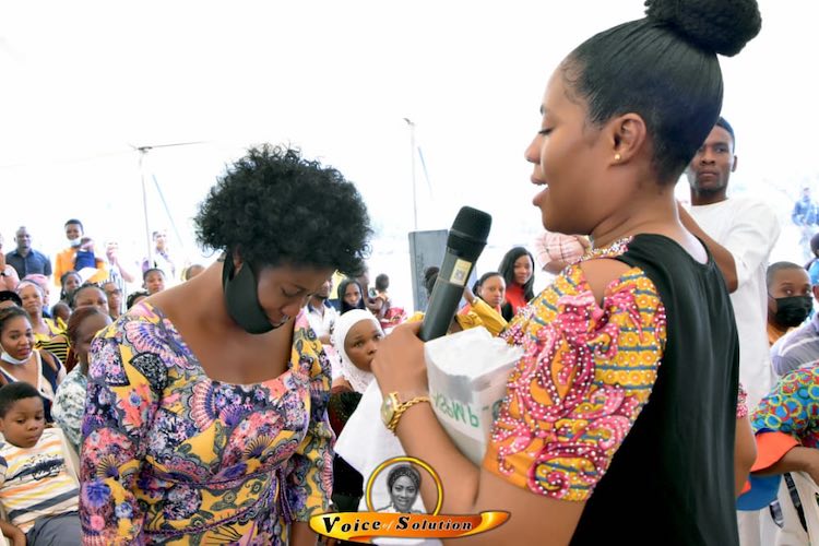 Prophetess Rose Kelvin Gifts Primary School Proprietress 1 Million Naira.
