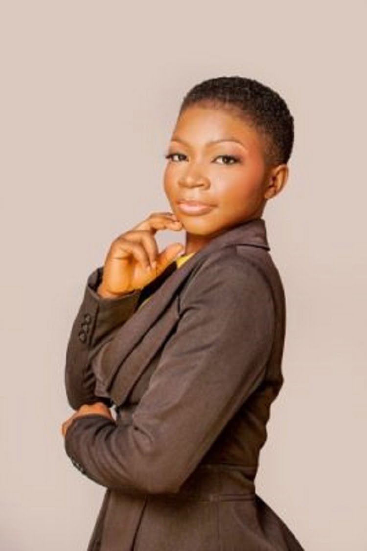 Powerful God - Evelyn Peace