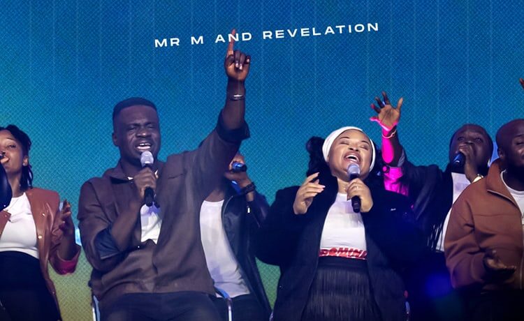 Worship the King -Mr M & Revelation [www.AmenRadio.net]